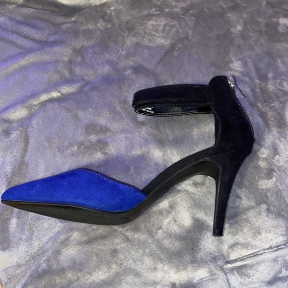 Mossimo size 71/2 Royal blue and black 3” pumps. Ankle strap and zippered heel. - Picture 8 of 10